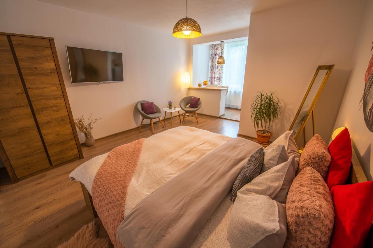 Ferienwohnung Thenest Brașov Exterior foto